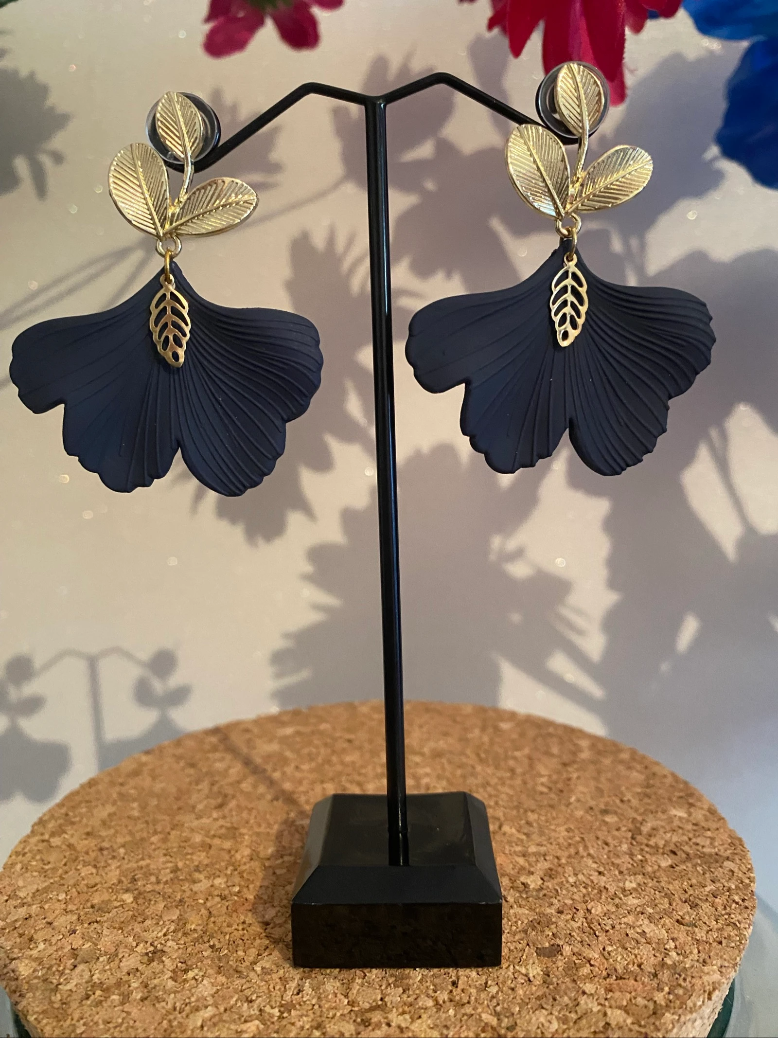 Boucles d’oreilles feuille de Gingko noir mat